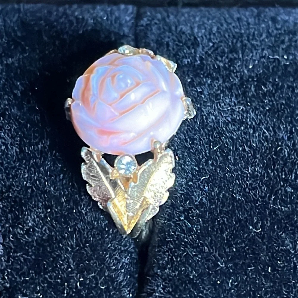 Vintage 1973 Avon Serena Rose Ring - Picture 5 of 7